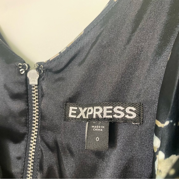 Cocktail dress from Express, size 0 - Picture 3 of 3